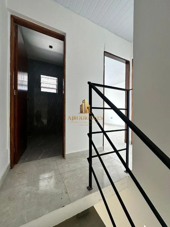 Sobrado para Venda em Mairinque, Jardim Vitória, 2 dormitórios, 1 banheiro, 4 vagas