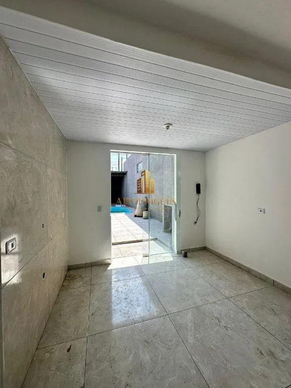 Sobrado para Venda em Mairinque, Jardim Vitória, 2 dormitórios, 1 banheiro, 4 vagas
