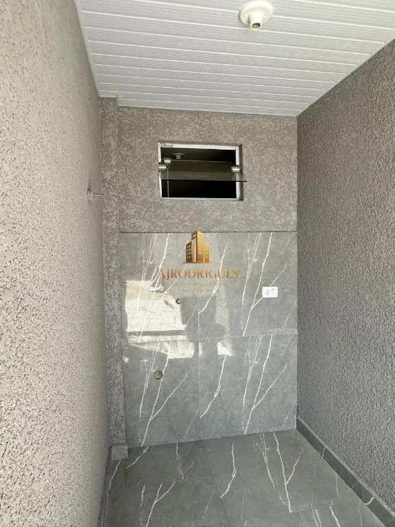 Sobrado para Venda em Mairinque, Jardim Vitória, 2 dormitórios, 1 banheiro, 4 vagas