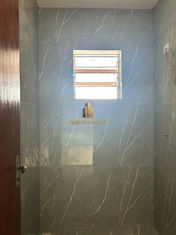 Sobrado para Venda em Mairinque, Jardim Vitória, 2 dormitórios, 1 banheiro, 4 vagas