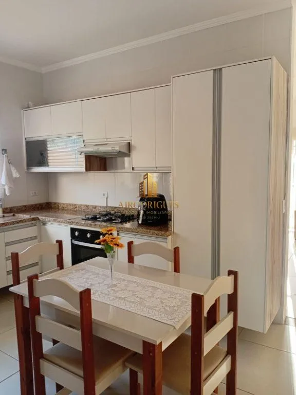 Casa para Venda em São Roque, Loteamento Jardim do Sol (Mailasqui), 3 dormitórios, 1 suíte, 2 banheiros, 3 vagas