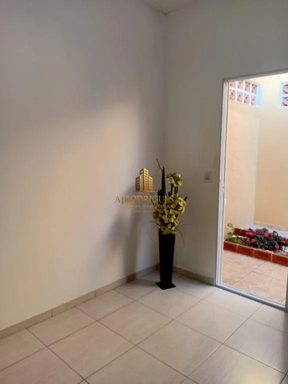 Casa para Venda em São Roque, Loteamento Jardim do Sol (Mailasqui), 3 dormitórios, 1 suíte, 2 banheiros, 3 vagas