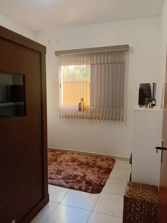 Casa para Venda em São Roque, Loteamento Jardim do Sol (Mailasqui), 3 dormitórios, 1 suíte, 2 banheiros, 3 vagas