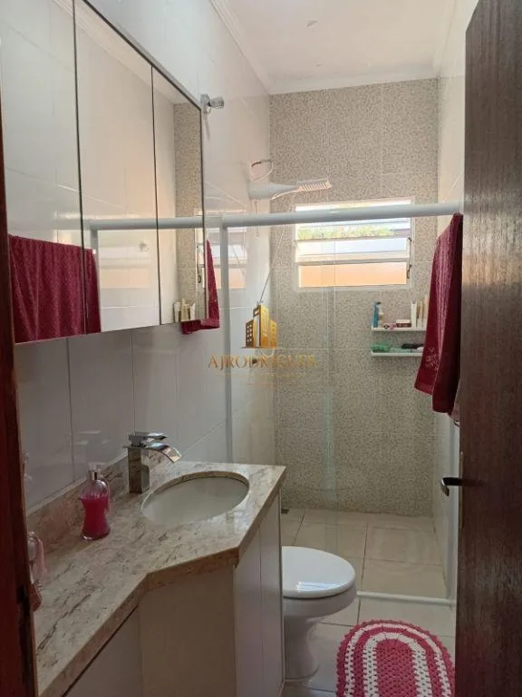 Casa para Venda em São Roque, Loteamento Jardim do Sol (Mailasqui), 3 dormitórios, 1 suíte, 2 banheiros, 3 vagas