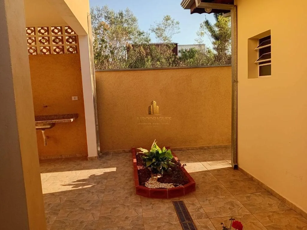 Casa para Venda em São Roque, Loteamento Jardim do Sol (Mailasqui), 3 dormitórios, 1 suíte, 2 banheiros, 3 vagas