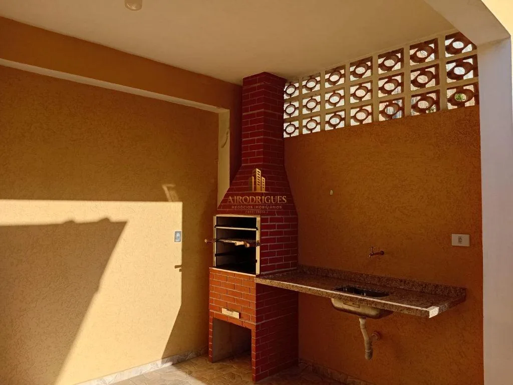 Casa para Venda em São Roque, Loteamento Jardim do Sol (Mailasqui), 3 dormitórios, 1 suíte, 2 banheiros, 3 vagas