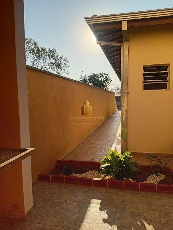 Casa para Venda em São Roque, Loteamento Jardim do Sol (Mailasqui), 3 dormitórios, 1 suíte, 2 banheiros, 3 vagas
