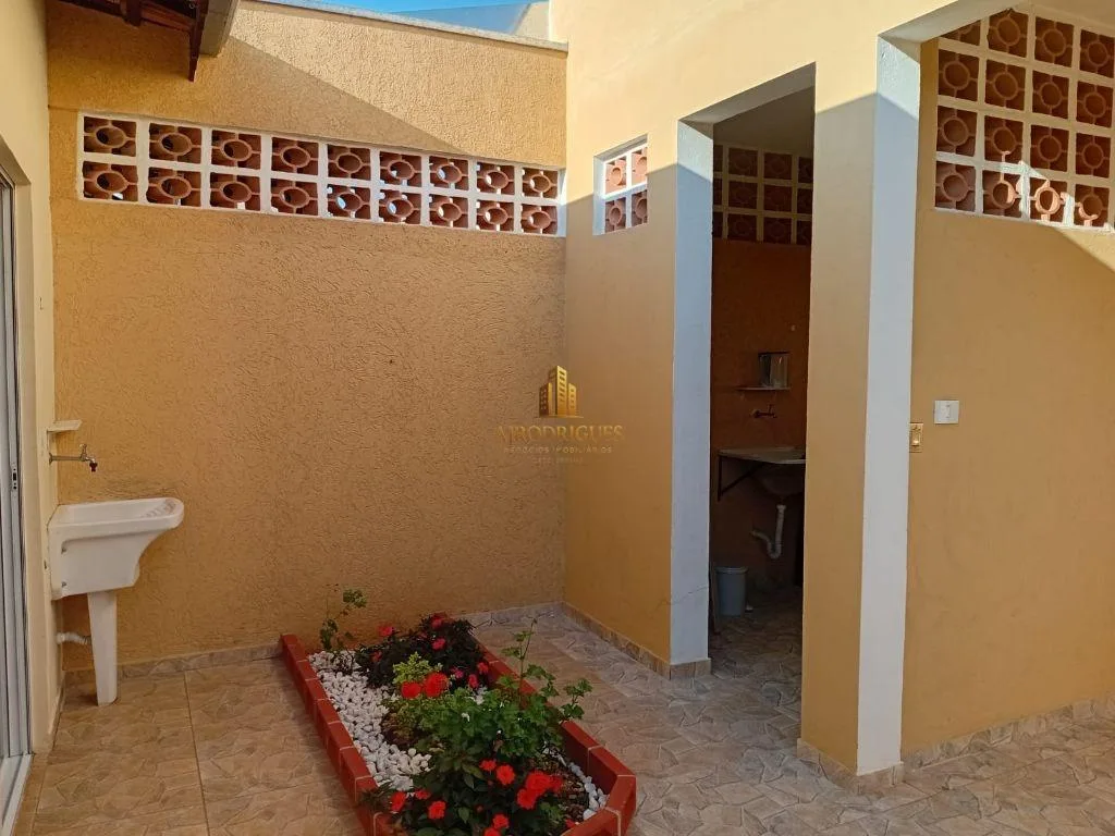 Casa para Venda em São Roque, Loteamento Jardim do Sol (Mailasqui), 3 dormitórios, 1 suíte, 2 banheiros, 3 vagas