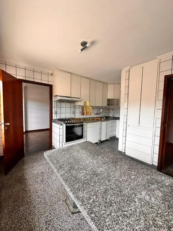Casa para Venda em São Roque, Jardim Meny, 3 dormitórios, 3 suítes, 3 banheiros, 2 vagas