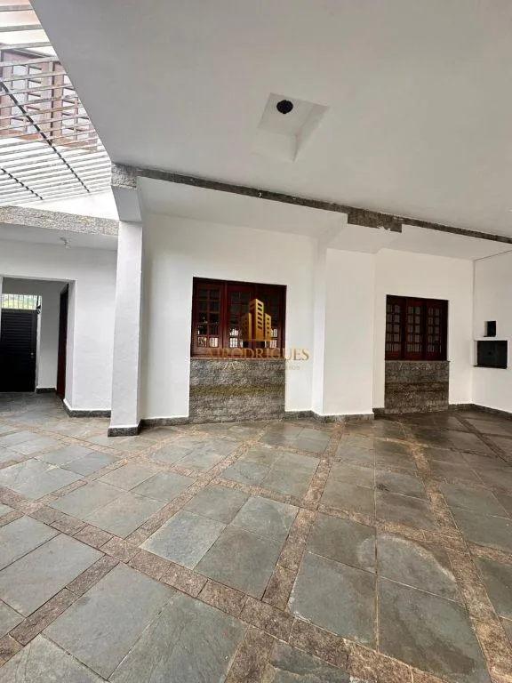 Casa para Venda em São Roque, Jardim Meny, 3 dormitórios, 3 suítes, 3 banheiros, 2 vagas