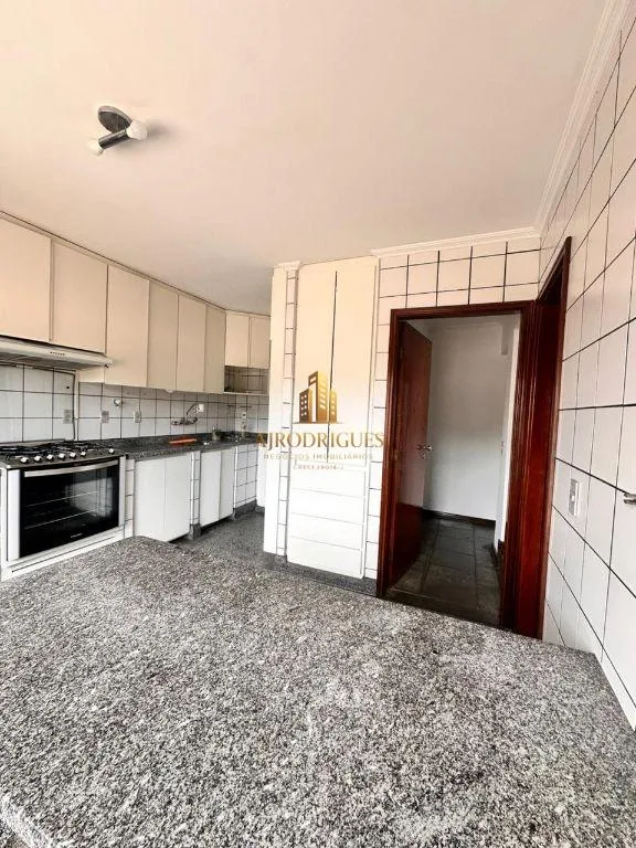 Casa para Venda em São Roque, Jardim Meny, 3 dormitórios, 3 suítes, 3 banheiros, 2 vagas