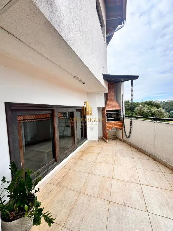 Casa para Venda em São Roque, Jardim Meny, 3 dormitórios, 3 suítes, 3 banheiros, 2 vagas