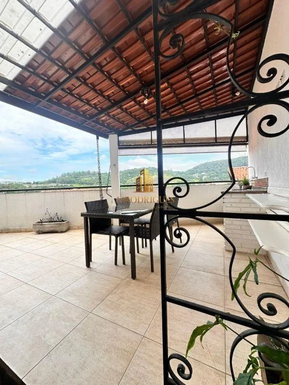 Casa para Venda em São Roque, Jardim Meny, 3 dormitórios, 3 suítes, 3 banheiros, 2 vagas