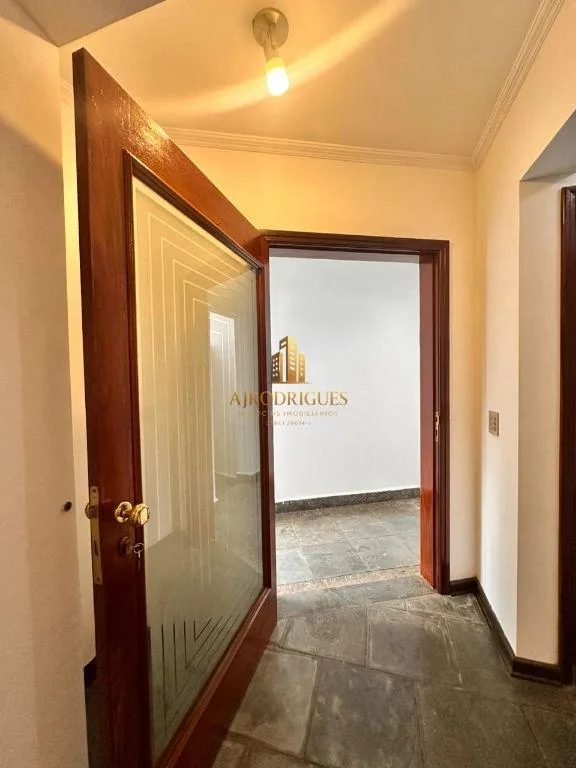 Casa para Venda em São Roque, Jardim Meny, 3 dormitórios, 3 suítes, 3 banheiros, 2 vagas