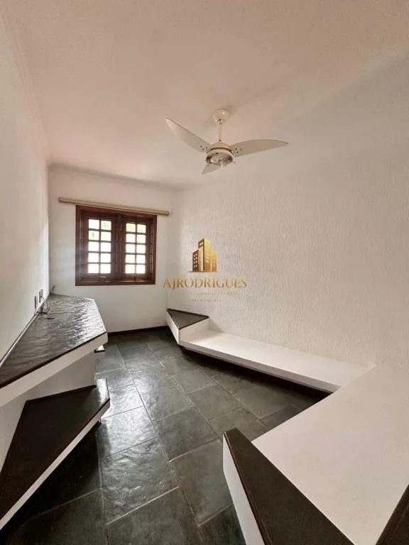 Casa para Venda em São Roque, Jardim Meny, 3 dormitórios, 3 suítes, 3 banheiros, 2 vagas