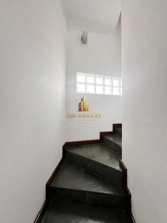 Casa para Venda em São Roque, Jardim Meny, 3 dormitórios, 3 suítes, 3 banheiros, 2 vagas