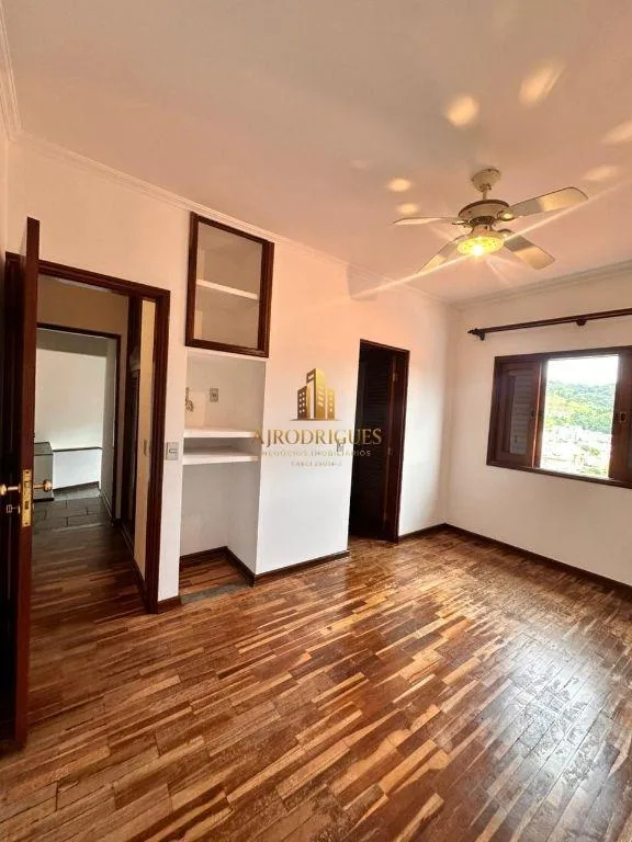 Casa para Venda em São Roque, Jardim Meny, 3 dormitórios, 3 suítes, 3 banheiros, 2 vagas