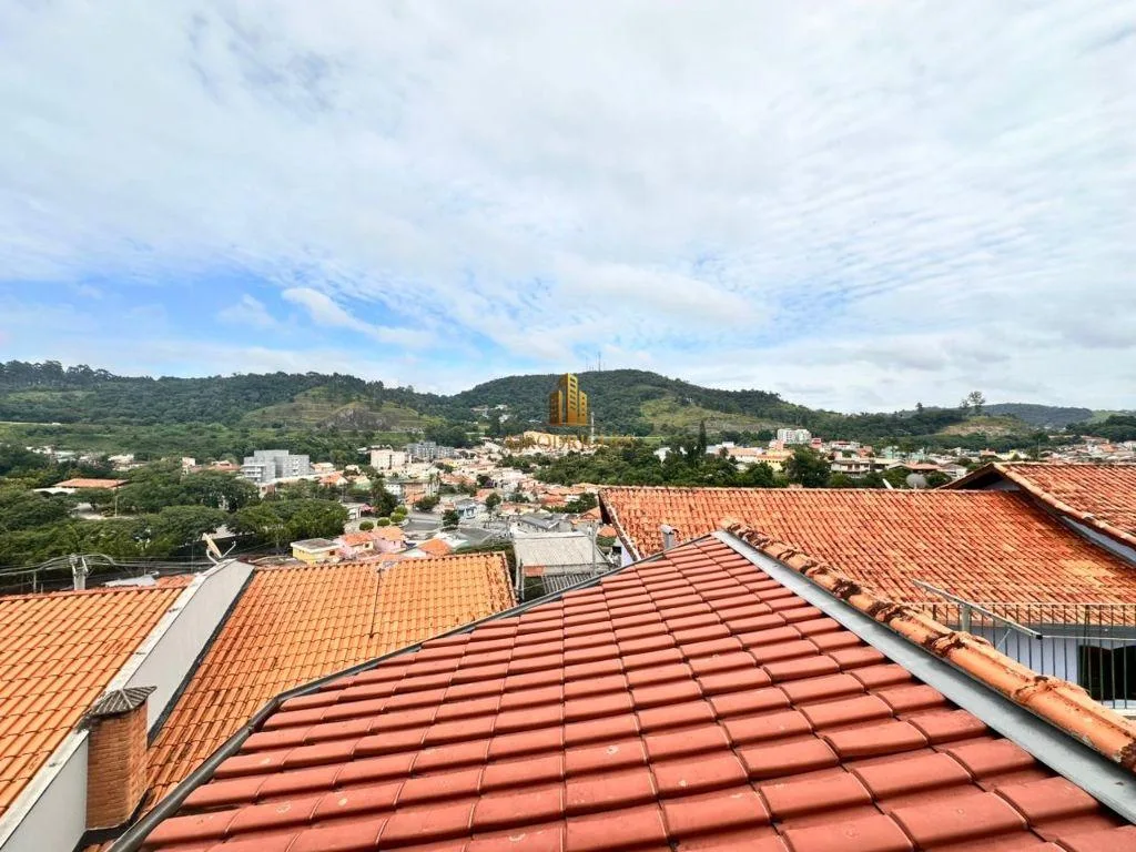 Casa para Venda em São Roque, Jardim Meny, 3 dormitórios, 3 suítes, 3 banheiros, 2 vagas