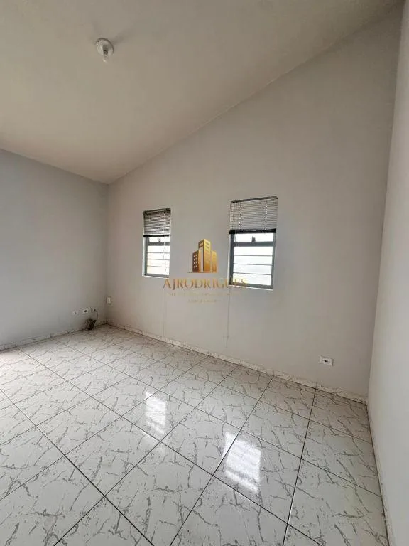 Casa para Venda em São Roque, Paisagem Colonial, 2 dormitórios, 1 suíte, 2 banheiros, 2 vagas