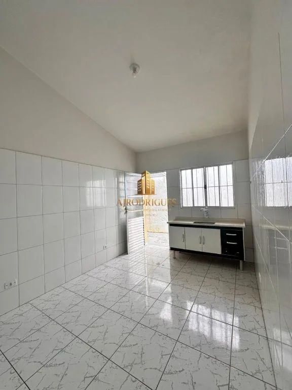 Casa para Venda em São Roque, Paisagem Colonial, 2 dormitórios, 1 suíte, 2 banheiros, 2 vagas