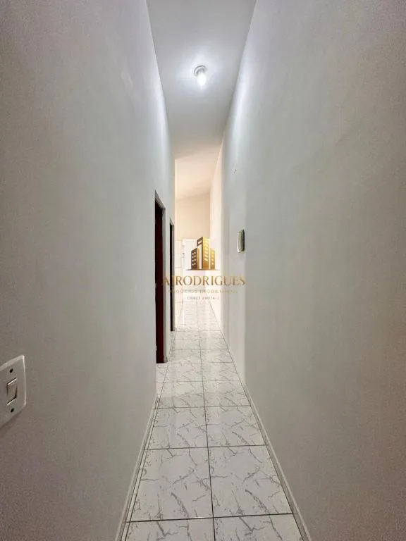 Casa para Venda em São Roque, Paisagem Colonial, 2 dormitórios, 1 suíte, 2 banheiros, 2 vagas