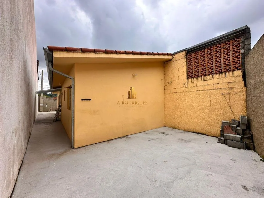 Casa para Venda em São Roque, Paisagem Colonial, 2 dormitórios, 1 suíte, 2 banheiros, 2 vagas