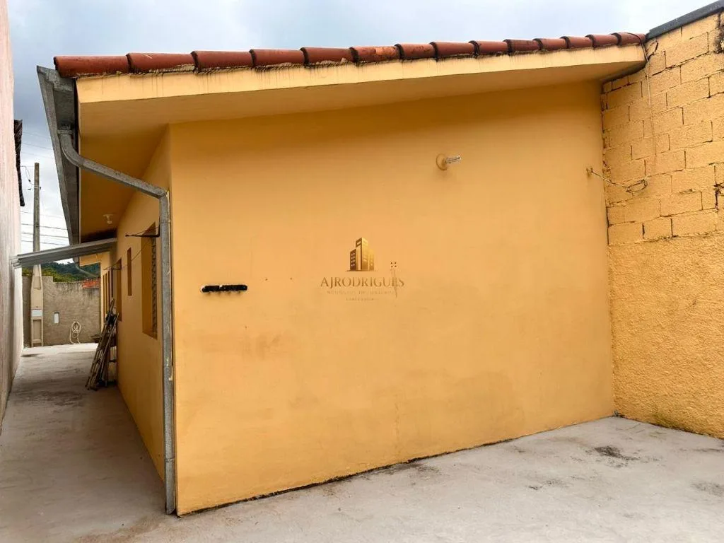 Casa para Venda em São Roque, Paisagem Colonial, 2 dormitórios, 1 suíte, 2 banheiros, 2 vagas