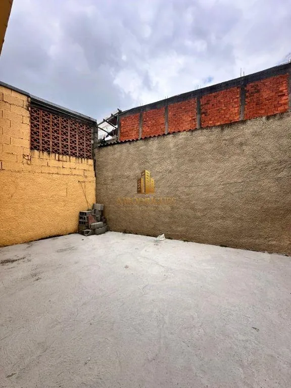 Casa para Venda em São Roque, Paisagem Colonial, 2 dormitórios, 1 suíte, 2 banheiros, 2 vagas