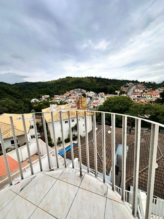 Sobrado para Locação em São Roque, Esplanada Mendes Moraes, 3 dormitórios, 1 suíte, 2 banheiros, 2 vagas