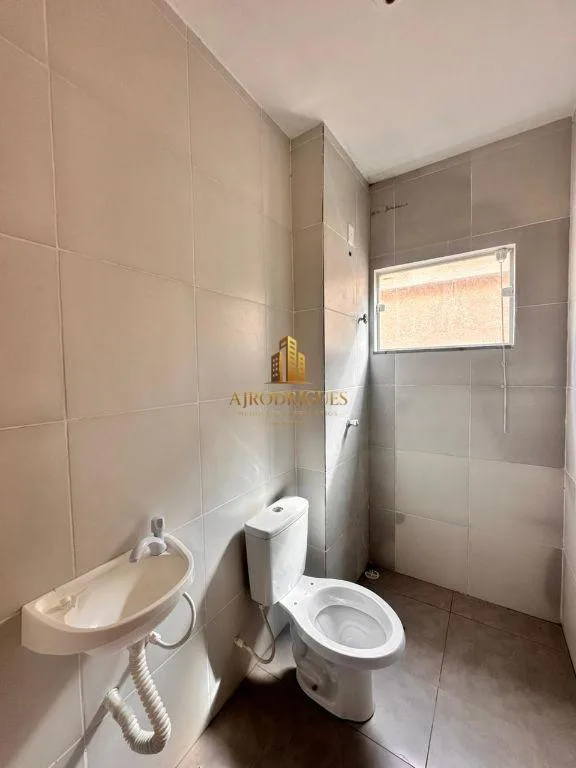 Casa para Venda em São Roque, Jardim Carambeí, 2 dormitórios, 2 banheiros, 1 vaga