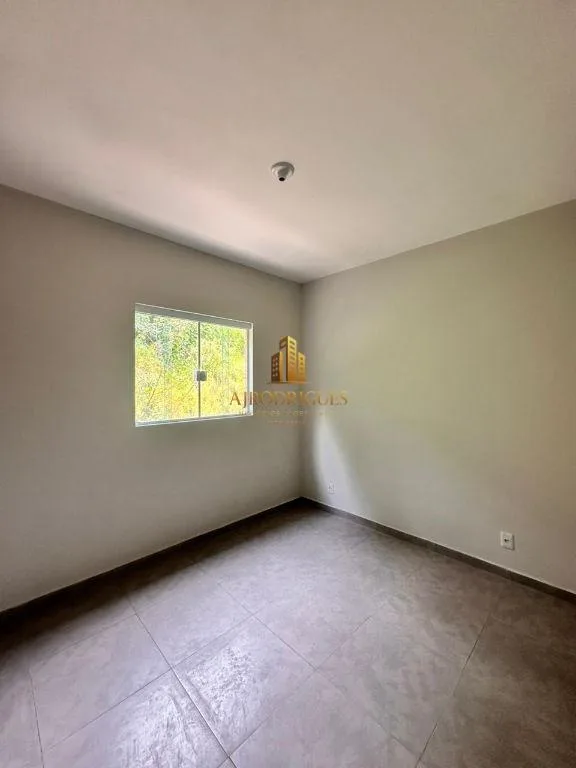 Casa para Venda em São Roque, Jardim Carambeí, 2 dormitórios, 2 banheiros, 1 vaga