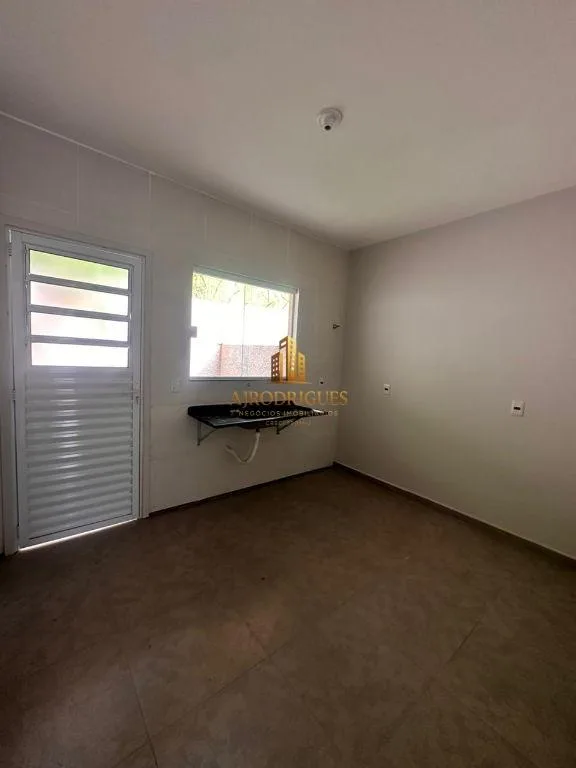 Casa para Venda em São Roque, Jardim Carambeí, 2 dormitórios, 2 banheiros, 1 vaga