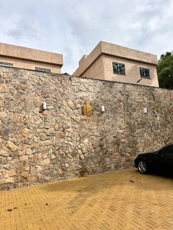 Casa para Venda em São Roque, Jardim Carambeí, 2 dormitórios, 2 banheiros, 1 vaga