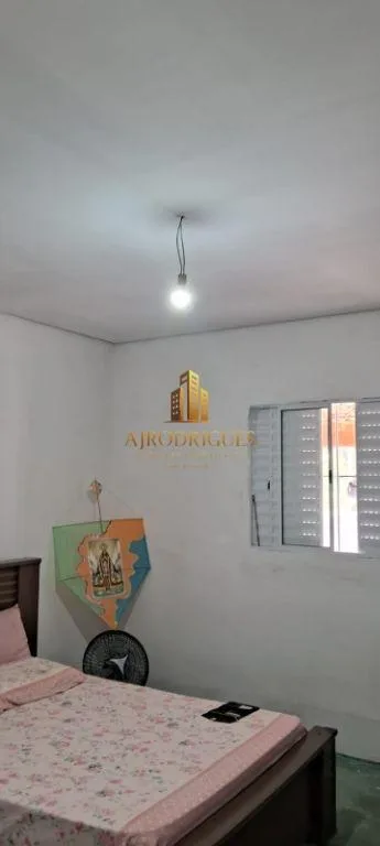 Casa para Venda em Mairinque, Cristal, 2 dormitórios, 1 suíte, 2 banheiros, 2 vagas