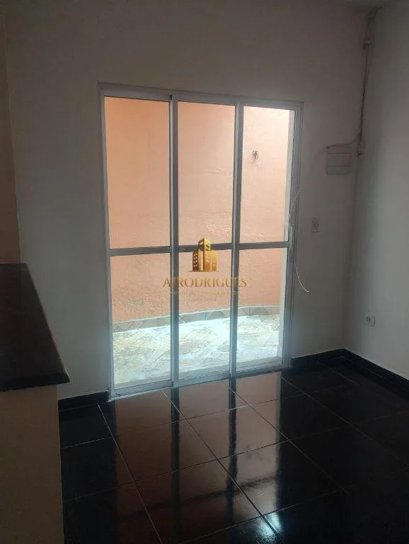 Casa para Venda em Mairinque, Reneville, 2 dormitórios, 1 banheiro
