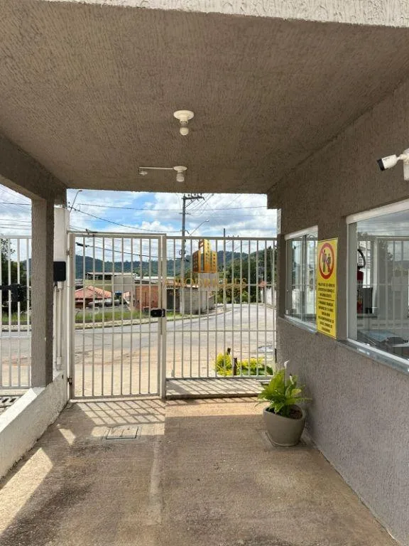 Casa para Venda em Mairinque, Granada, 2 dormitórios, 1 banheiro, 1 vaga