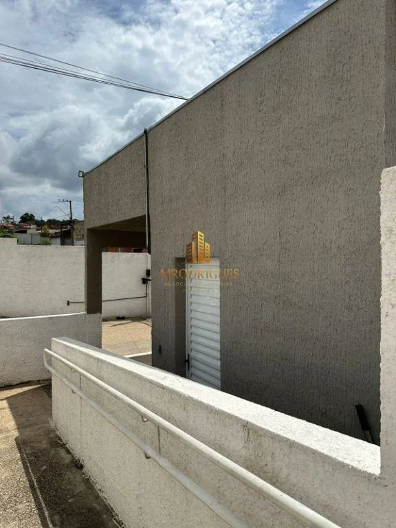 Casa para Venda em Mairinque, Granada, 2 dormitórios, 1 banheiro, 1 vaga