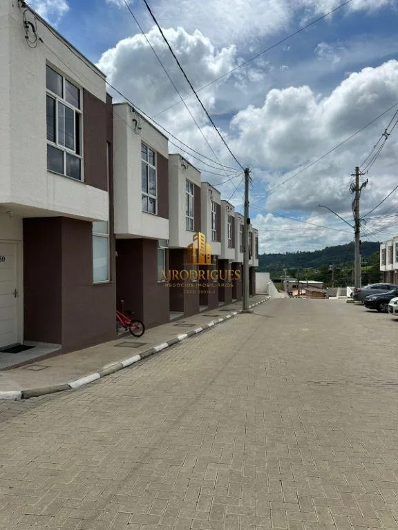 Casa para Venda em Mairinque, Granada, 2 dormitórios, 1 banheiro, 1 vaga