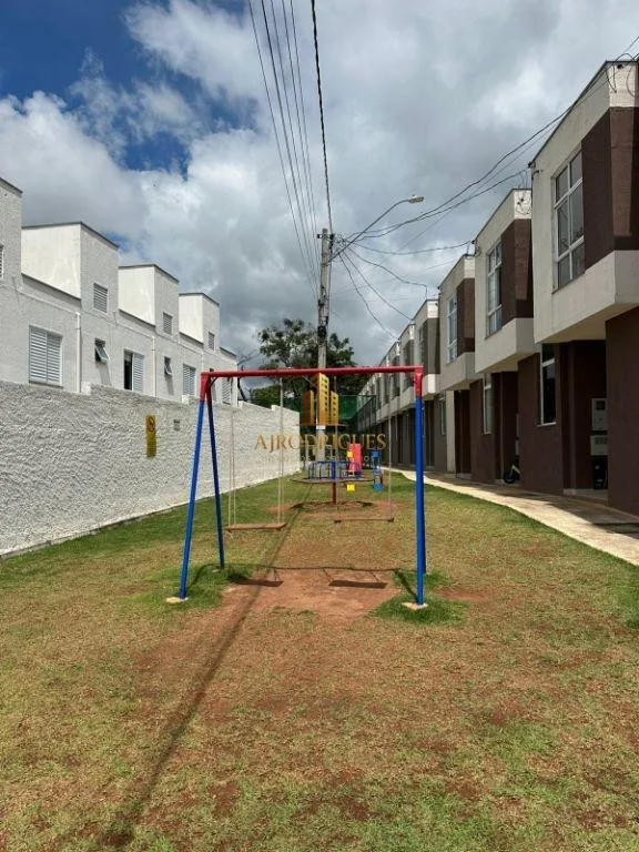 Casa para Venda em Mairinque, Granada, 2 dormitórios, 1 banheiro, 1 vaga