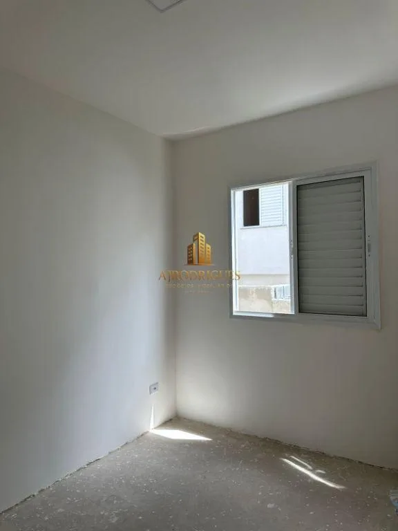 Casa para Venda em Mairinque, Granada, 2 dormitórios, 1 banheiro, 1 vaga
