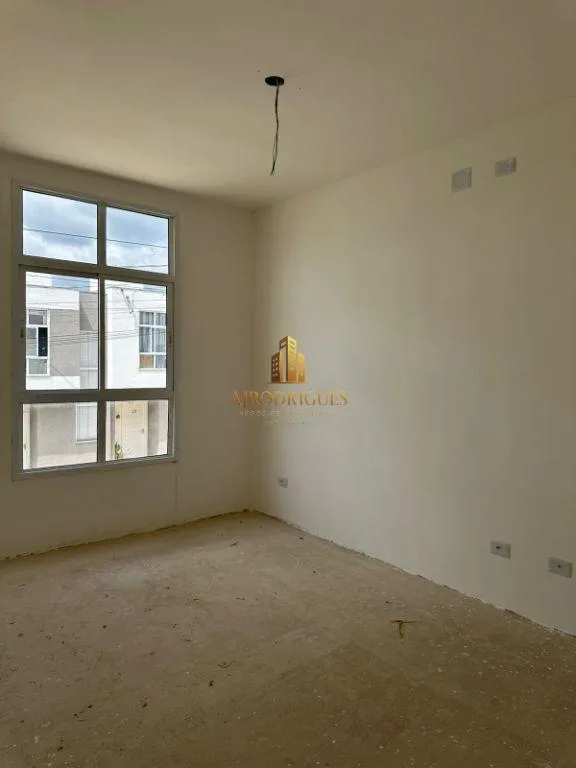Casa para Venda em Mairinque, Granada, 2 dormitórios, 1 banheiro, 1 vaga