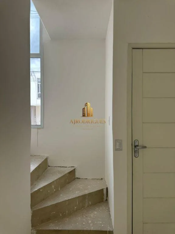 Casa para Venda em Mairinque, Granada, 2 dormitórios, 1 banheiro, 1 vaga