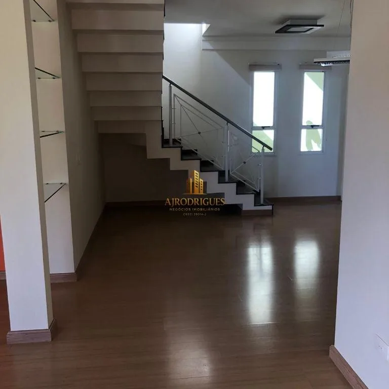 Casa em Condomínio para Locação em São Roque, Bairro do Cambará, 3 dormitórios, 1 suíte, 4 banheiros, 4 vagas