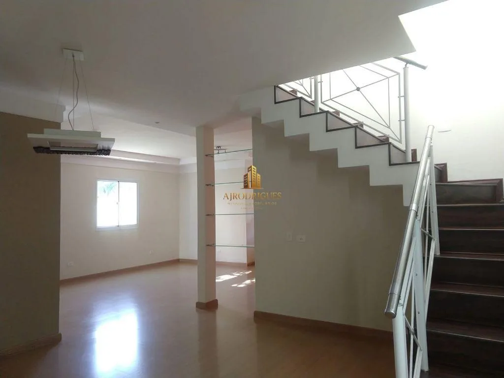 Casa em Condomínio para Locação em São Roque, Bairro do Cambará, 3 dormitórios, 1 suíte, 4 banheiros, 4 vagas