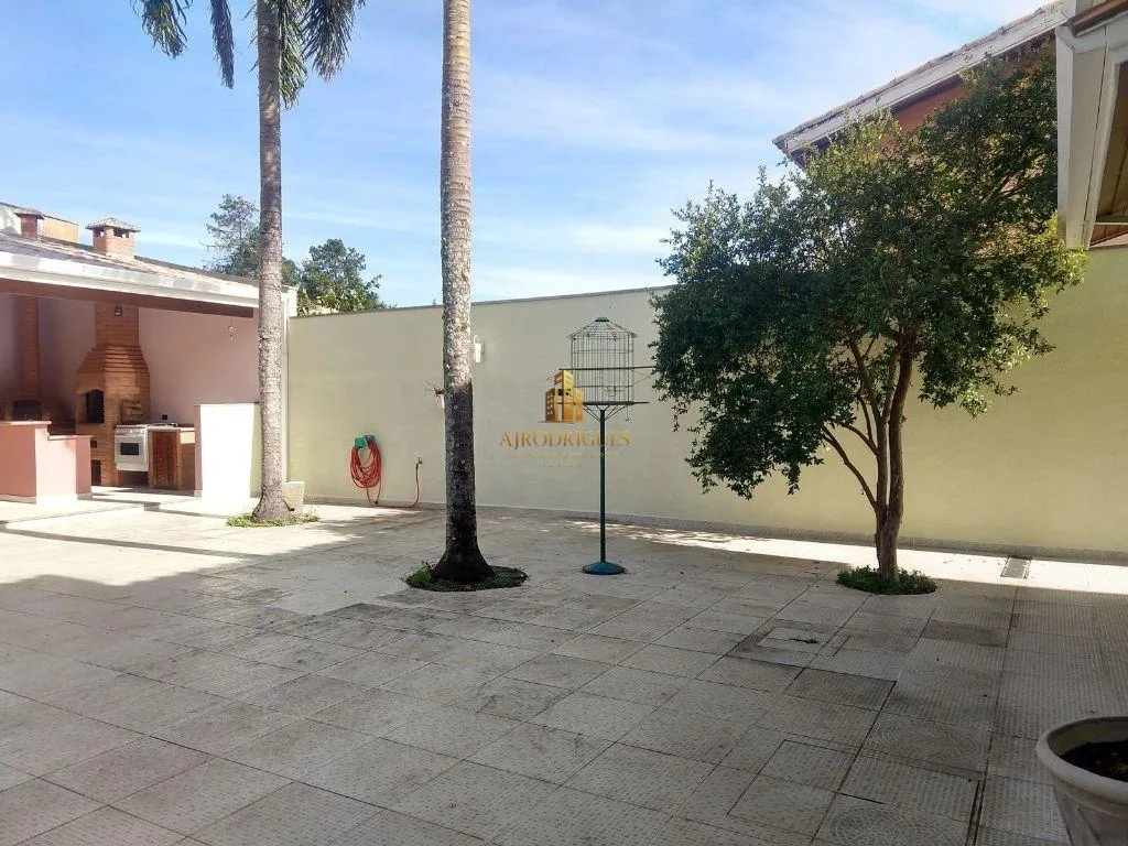 Casa em Condomínio para Locação em São Roque, Bairro do Cambará, 3 dormitórios, 1 suíte, 4 banheiros, 4 vagas
