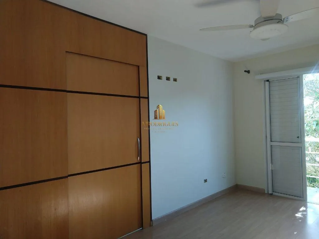 Casa em Condomínio para Locação em São Roque, Bairro do Cambará, 3 dormitórios, 1 suíte, 4 banheiros, 4 vagas
