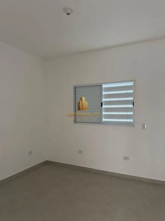 Casa para Venda em Mairinque, Reneville, 2 dormitórios, 1 suíte, 2 banheiros, 2 vagas