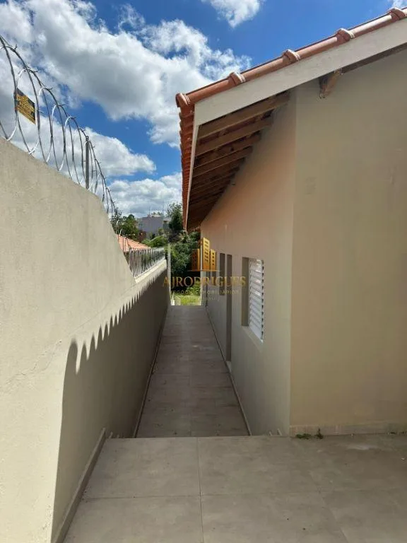 Casa para Venda em Mairinque, Reneville, 2 dormitórios, 1 suíte, 2 banheiros, 2 vagas