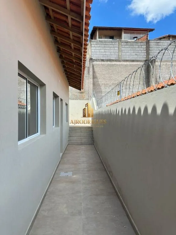 Casa para Venda em Mairinque, Reneville, 2 dormitórios, 1 suíte, 2 banheiros, 2 vagas
