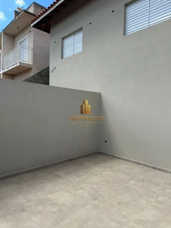 Casa para Venda em Mairinque, Reneville, 2 dormitórios, 1 suíte, 2 banheiros, 2 vagas